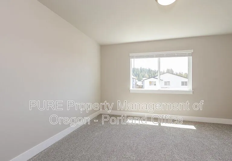512 NE Trillium Dr — Photo 11