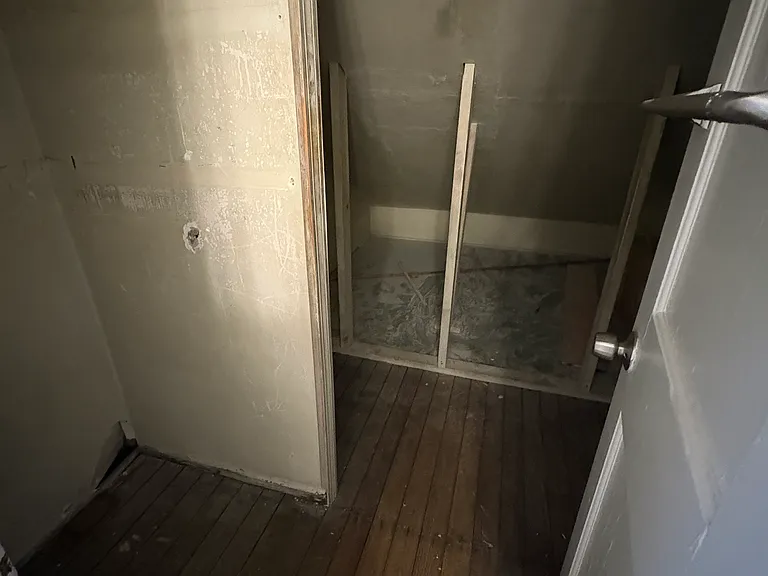 10012 Robinson Ave #2 — Photo 11