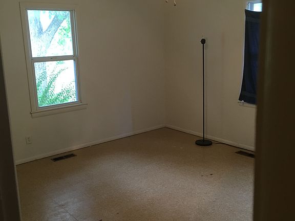 2nd image of 1211 E Osage Ave