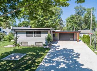 1323 Oakcrest Ct, Appleton, WI 54914