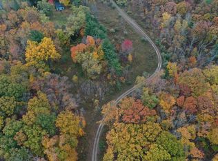 6 Meadowood Ln, Chikaming Township, MI 49116