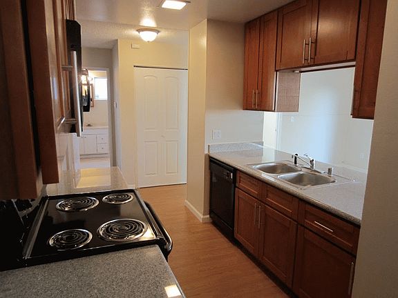 2nd image of 737 Meadowlark Dr