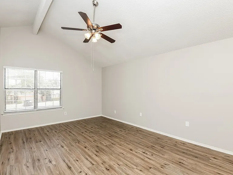 5016 Santa Fe Ct — Photo 13