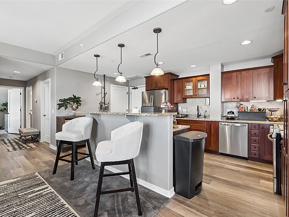 5th image of 843 Quarry Rd APT 318
