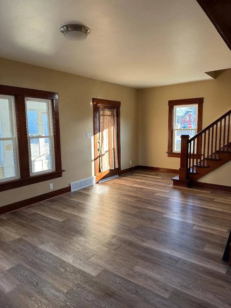 1208 School St — Photo 3
