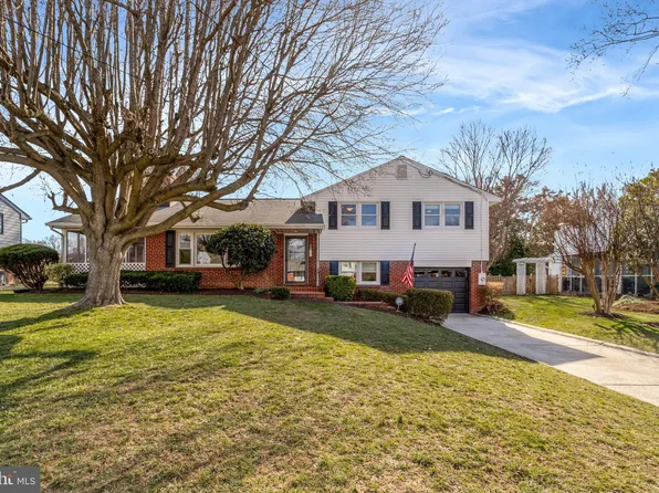 8317 Lilac Ln, Alexandria, VA 22308