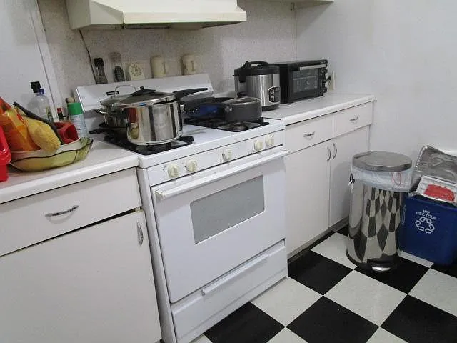 715 Corcoran Ave #A — Photo 5