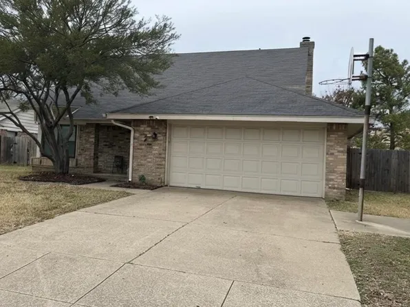 2462 Claremont Dr, Grand Prairie, TX 75052