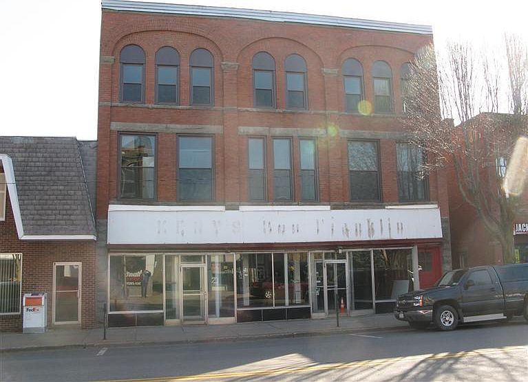 1st image of 41 W Main St