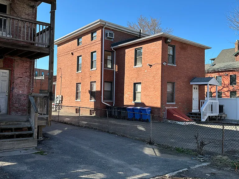 72 Cedar St #2 — Photo 16