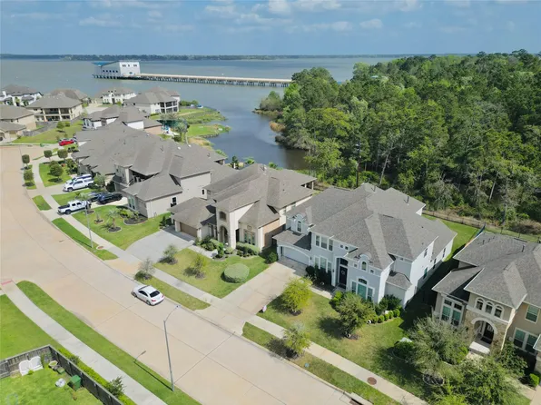 13236 Tracewood Hills Ln, Houston, TX 77044