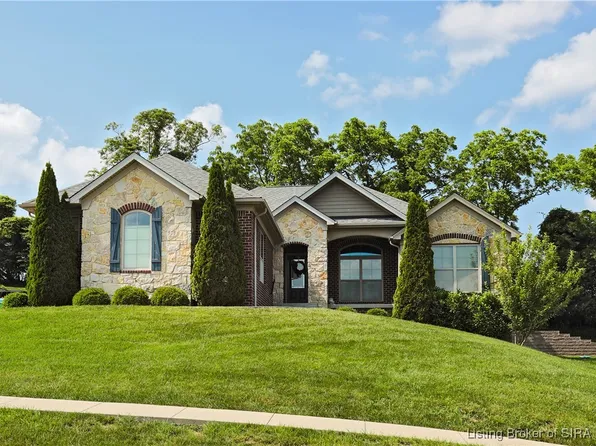 2004 Leanders Road, Floyds Knobs, IN 47119