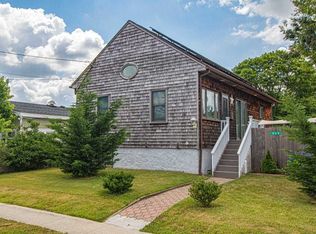 217 E Santa Barbara Rd, Lindenhurst, NY 11757