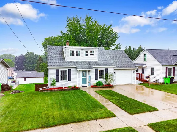 305 Rosendale St, Beaver Dam, WI 53916