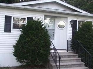 5 Oldfield Dr, Kingston, MA 02364