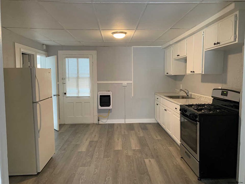 1st image of 4 Ashland Pl #3