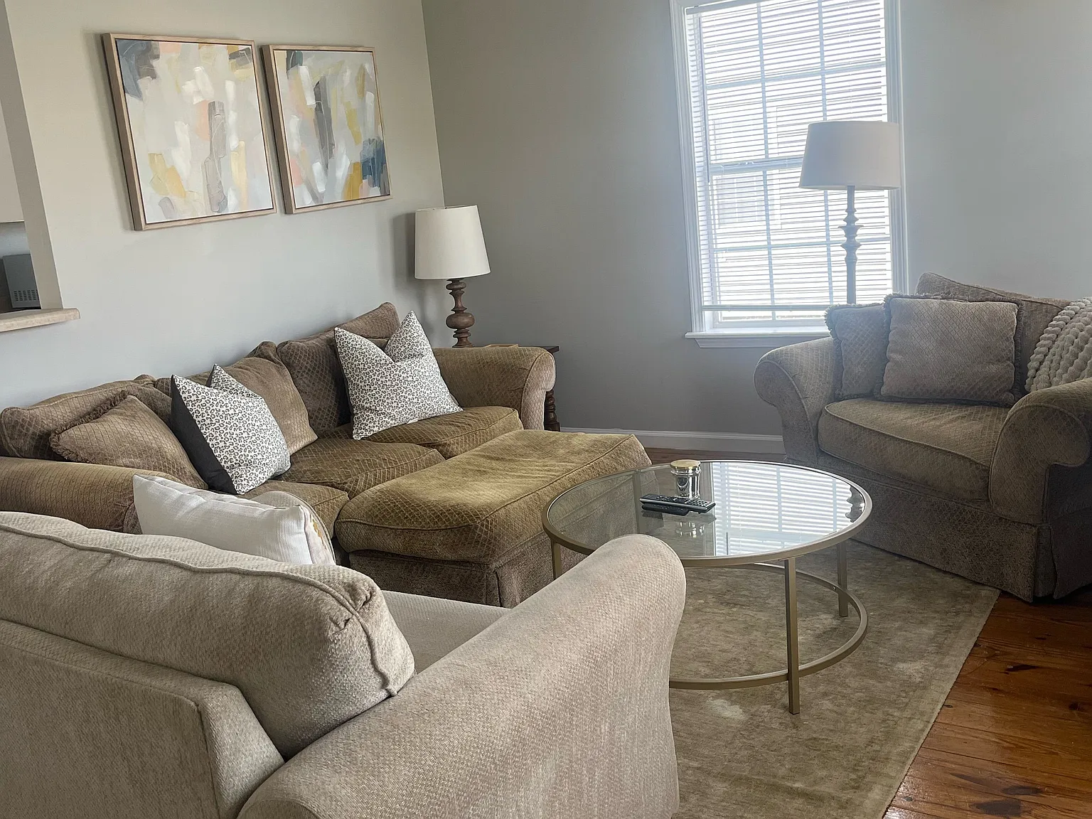 3 bed, $1,400 — Photo 3