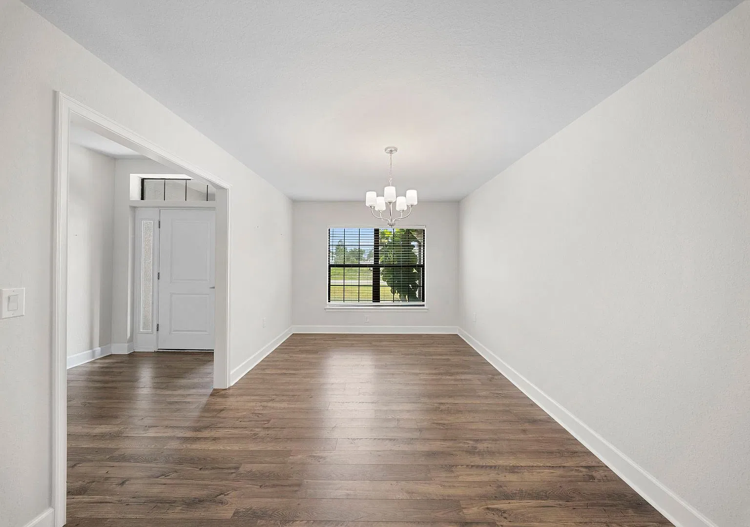 Stunning 4-bedroom, 3-bathroom gem, built in 2023 in Lehigh Acres — Photo 3