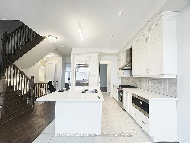 28 Island Green Ln — Photo 7
