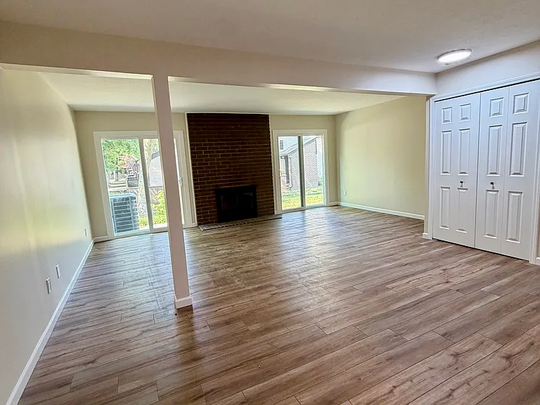 4471 Habersham Ln S — Photo 6