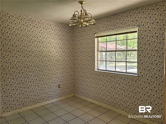 4th image of 5404 Scanlan Way E