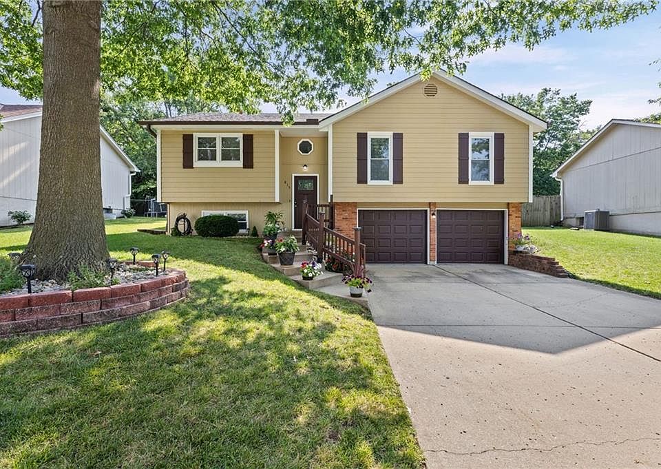 1st image of 815 Autumn Dr