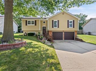 815 Autumn Dr, Belton, MO 64012