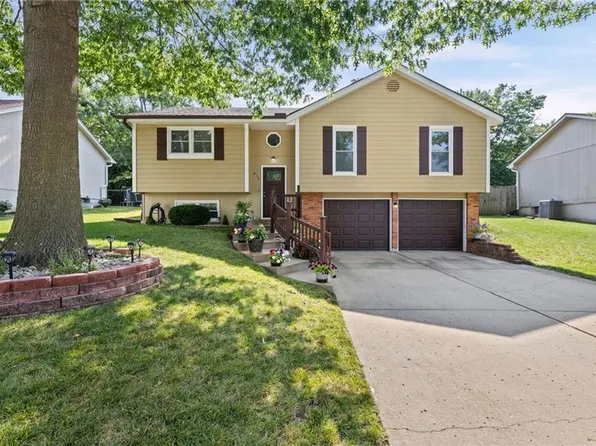 815 Autumn Dr, Belton, MO 64012