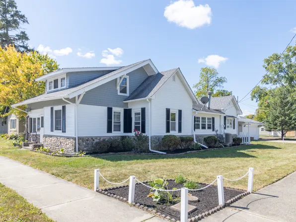 413 S Main St, Shirley, IN 47384