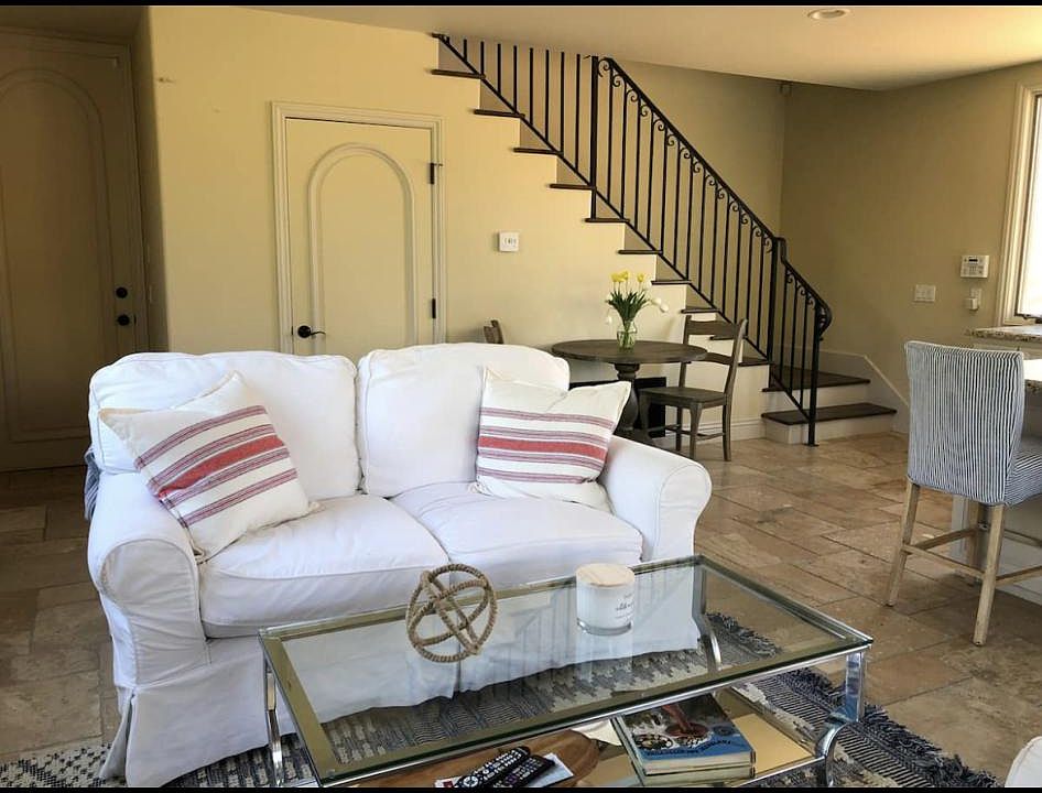 1st image of 6401 1/2 Zumirez Dr