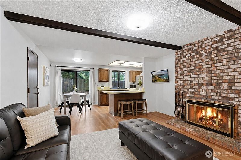 4th image of 6318 89th Avenue Court W