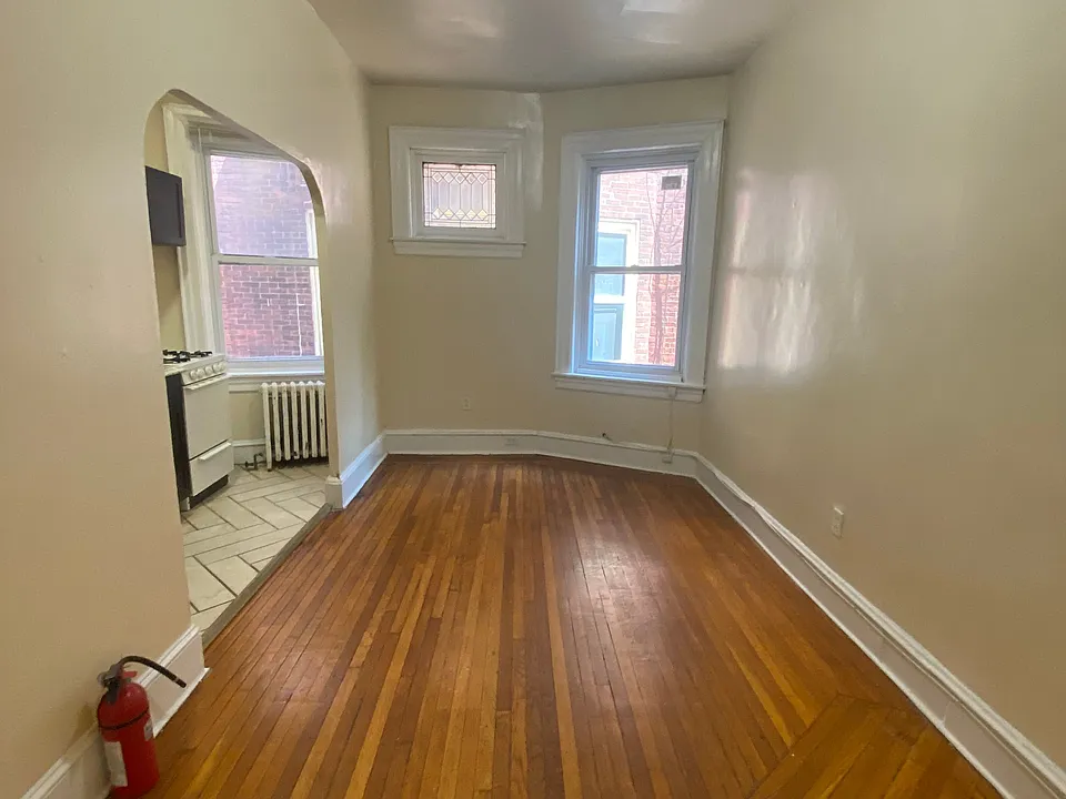 215 S 46th St #2R
