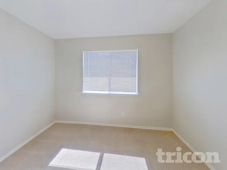 6910 Meadow Bend Dr — Photo 11
