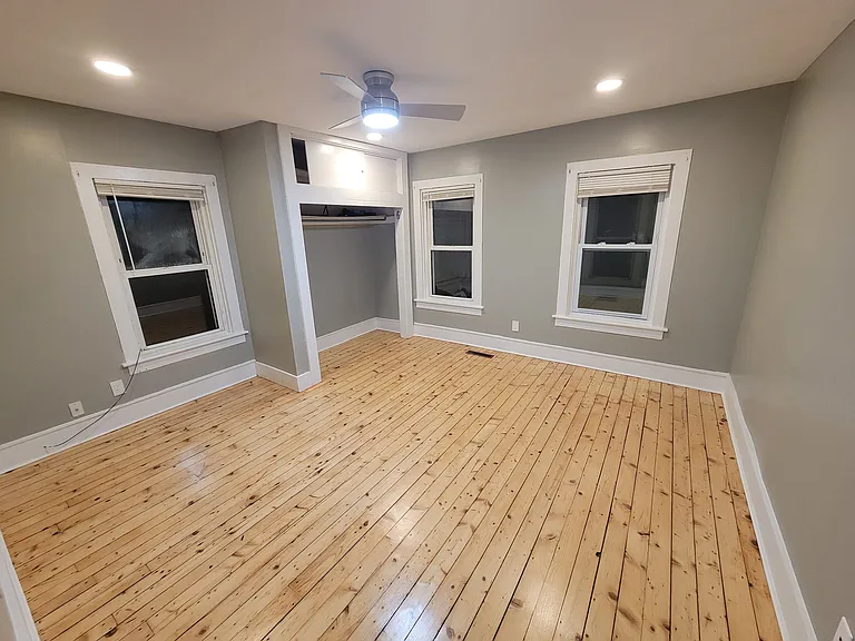29 Foster St #1 — Photo 8