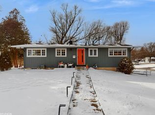 740 Prospect Ave, Barrington, IL 60010