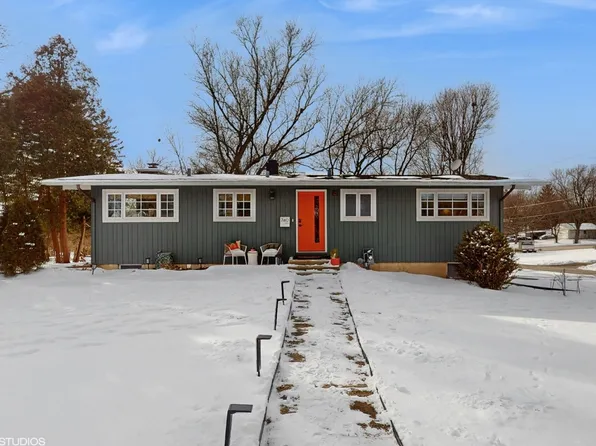 740 Prospect Ave, Barrington, IL 60010