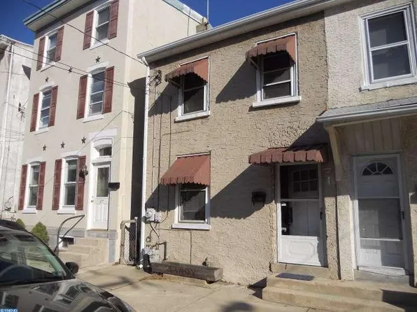 25 W 2nd St, Bridgeport, PA 19405