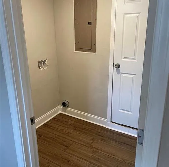 2463 Wayne St SW — Photo 16