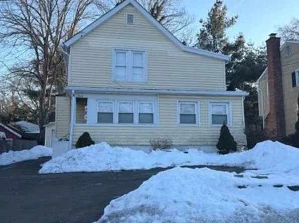 166 Toms Rd, Stamford, CT 06906