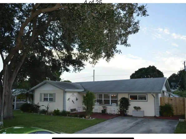 8418 75th Pl, Seminole, FL 33777