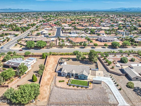 3rd image of 3313 E ATSINA Drive