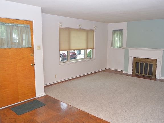 4th image of 331 N Linda St