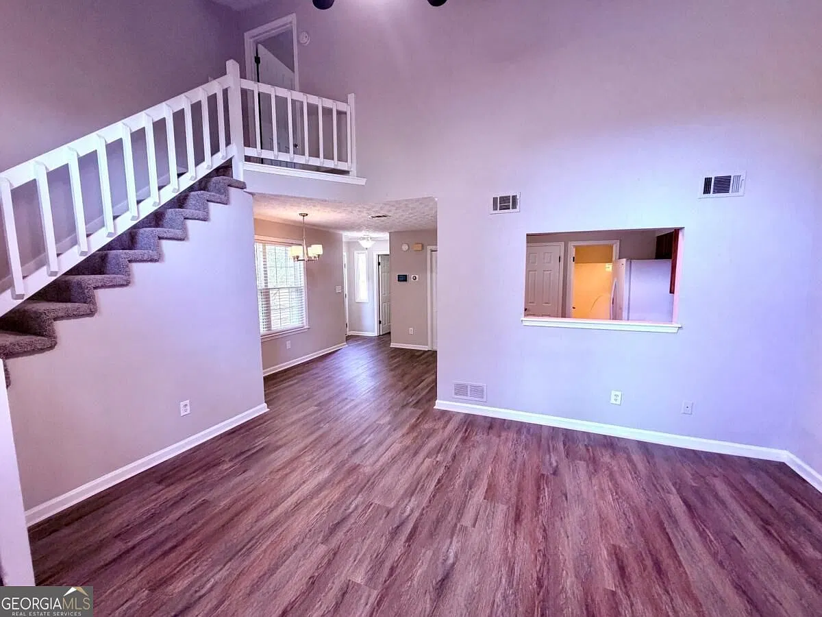 2 bed, 2.0 bath, 1095 sqft, $1,625 — Photo 2