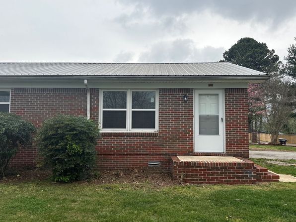 400 W Market St