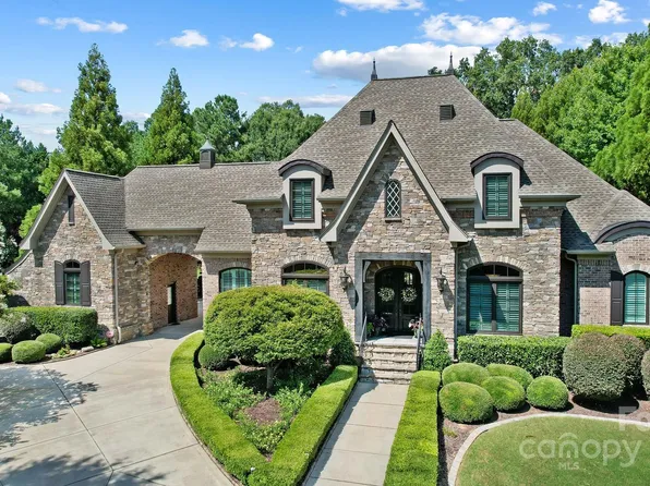 301 Lochaven Rd, Waxhaw, NC 28173