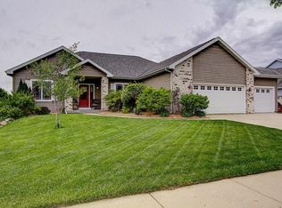 826 Pinnacle Dr, Lake Mills, WI 53551