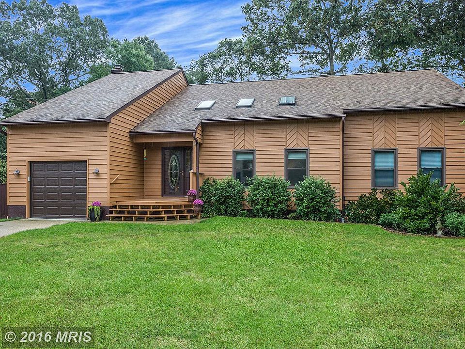 1st image of 390 Wilett Ct