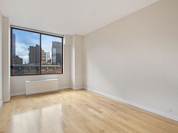 4th image of 393 W 49th St APT 6G