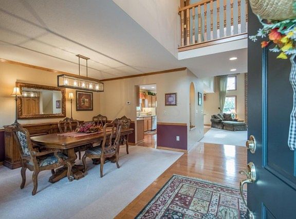 3rd image of 8100 Glenmore Dr