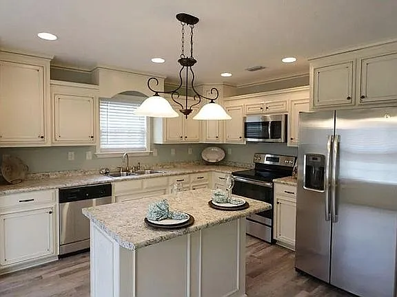 3 bed, 2.0 bath, 1544 sqft, $1,650 — Photo 3
